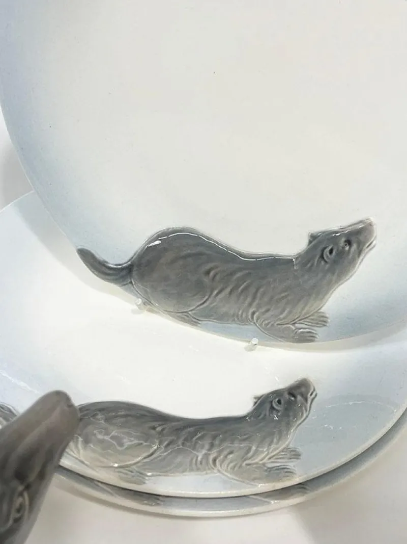 Pamono German Wächtersbach Hunting Plates and Tureen attributed to Carl Bull, 1910s, Set of 13> Serving Dishes
