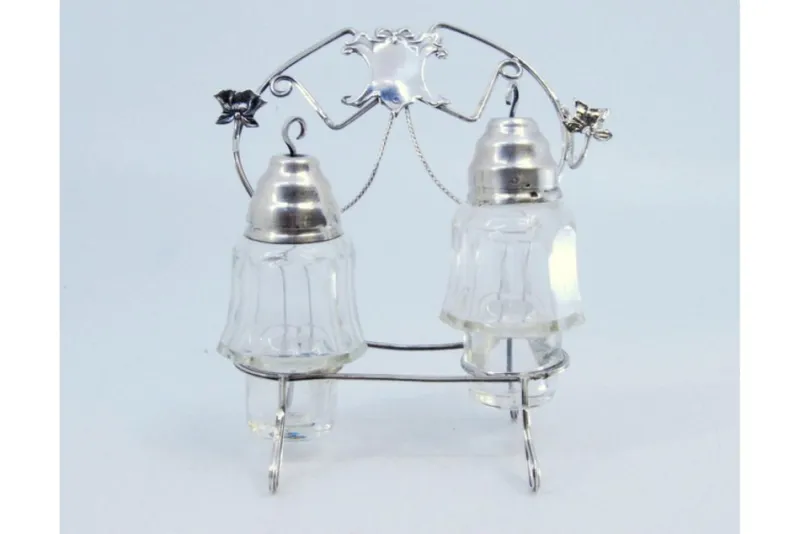 Pamono Glass Salt and Pepper Shakers with Lids and Silver Frame, Set of 2> Salt & Pepper Shakers