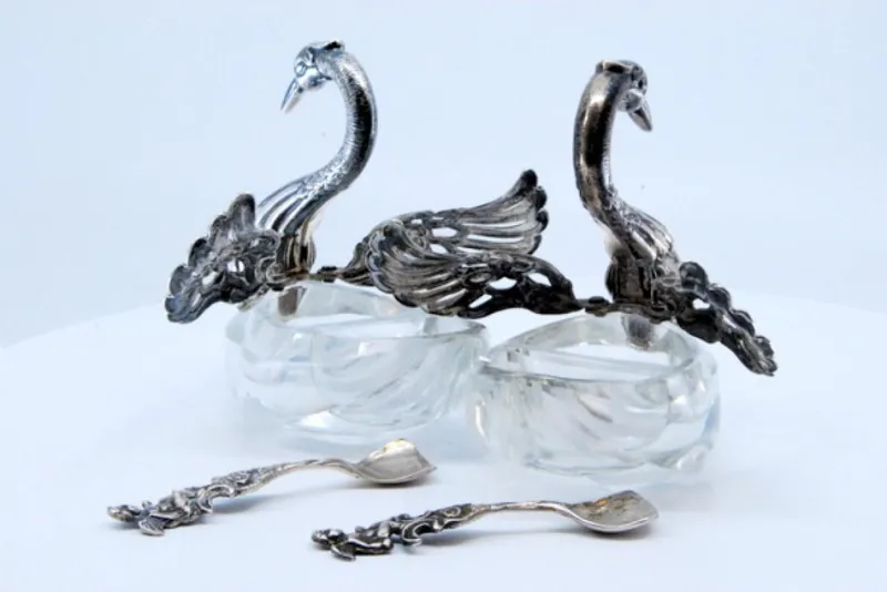 Pamono Glass Salt and Pepper Shakers, Set of 2> Salt & Pepper Shakers