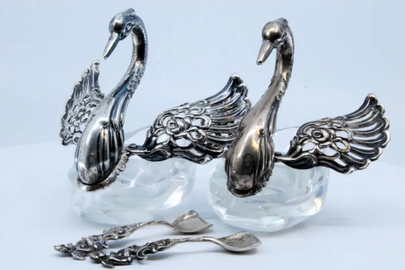 Pamono Glass Salt and Pepper Shakers, Set of 2> Salt & Pepper Shakers