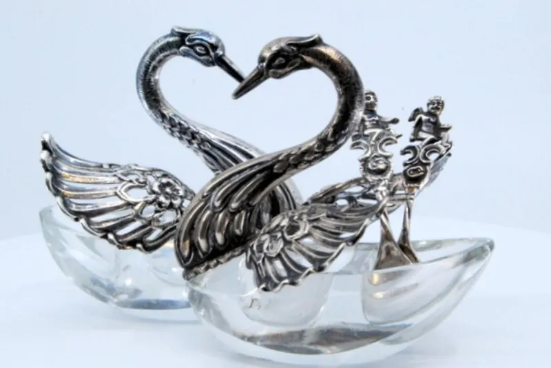 Pamono Glass Salt and Pepper Shakers, Set of 2> Salt & Pepper Shakers