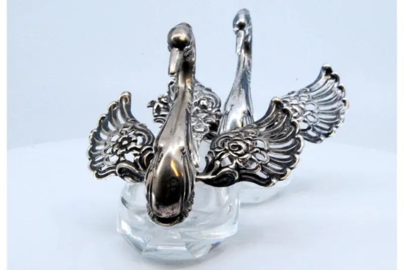 Pamono Glass Salt and Pepper Shakers, Set of 2> Salt & Pepper Shakers
