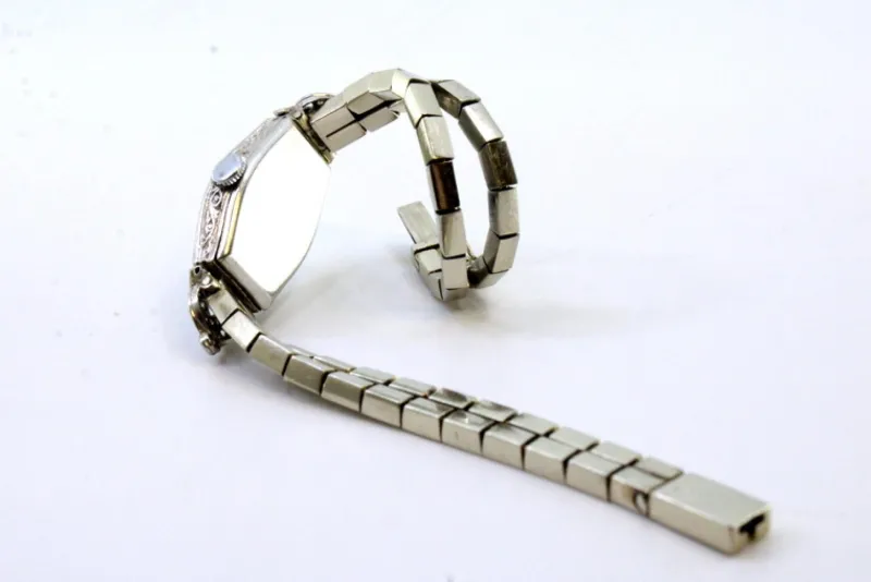 Pamono Gold and Platinum Watch with Cut-Out Case, Brilliant-Cut Diamonds and Double Parallel Bracelet> Watches