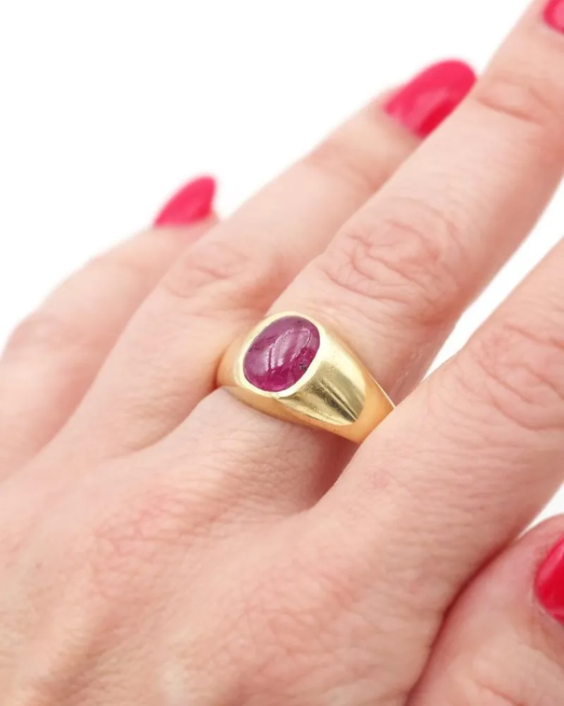 New Pamono Gold and Ruby Band Ring