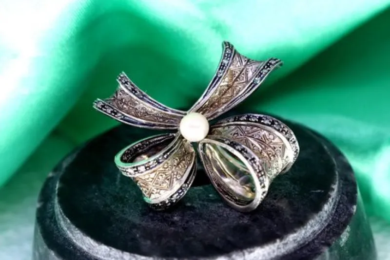 Clearance Pamono Gold and Silver Bow-Shaped Brooch with Diamond Flakes