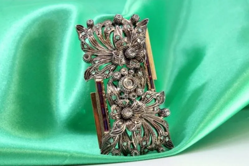 Pamono Gold and Silver Brooch with Brilliant-Cut Diamonds> Brooches