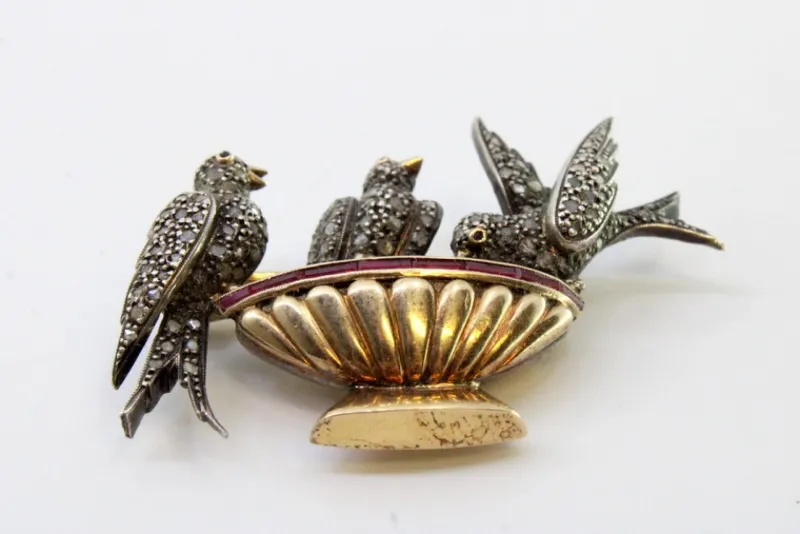 Pamono Gold and Silver Brooch with Birds at the Water Trough, Diamond Chips and Calibrated Rubies> Brooches