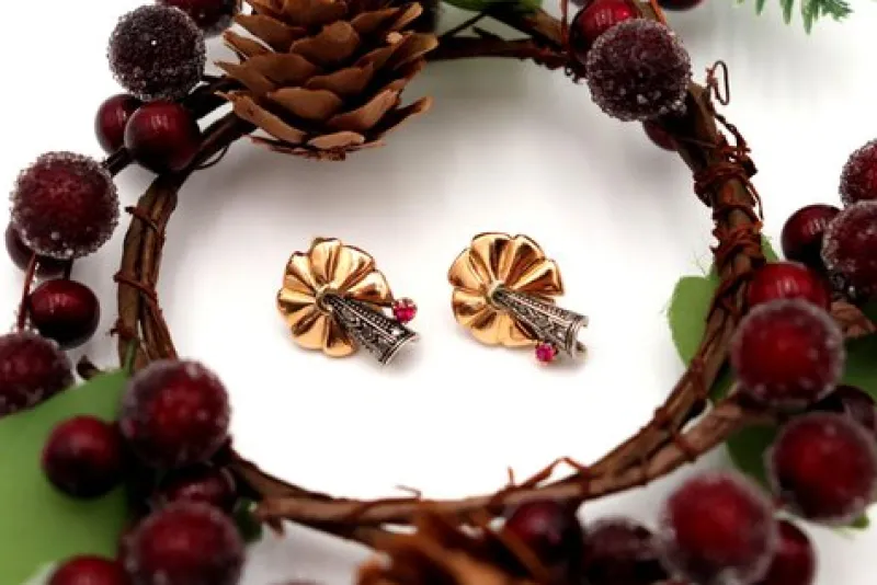 Pamono Gold and Silver Earrings with Relief and Diamond Chips with Garnet Stones, Set of 2> Earrings