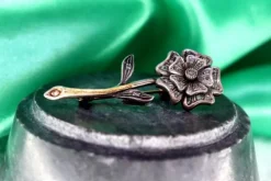 Hot Pamono Gold and Silver Flower-Shaped Brooch with Diamond Chips