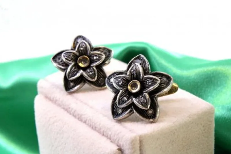 Pamono Gold and Silver Flower-Shaped Earrings with Zirconia and Diamond Chips, Set of 2
