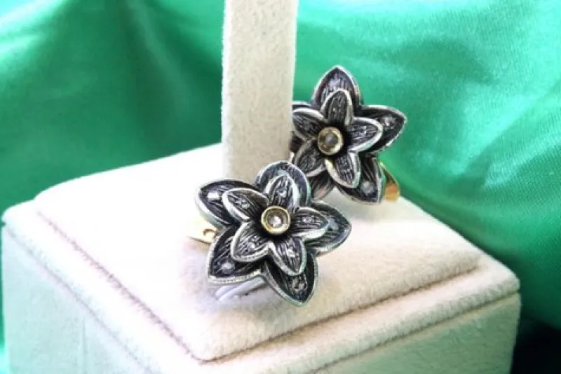 Pamono Gold and Silver Flower-Shaped Earrings with Zirconia and Diamond Chips, Set of 2
