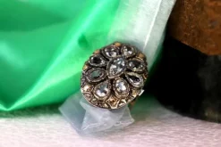Pamono Gold and Silver Ring with Teardrop and Pear Cut Zirconias><noscript><img width=