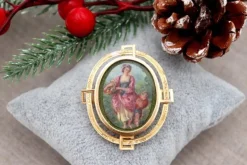 Discount Pamono Gold Brooch Cut Out with Applications
