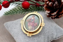 Discount Pamono Gold Brooch Cut Out with Applications
