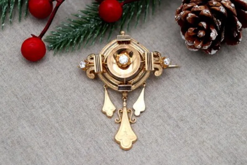 Sale Pamono Gold Brooch with Applications