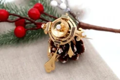 Sale Pamono Gold Brooch with Applications