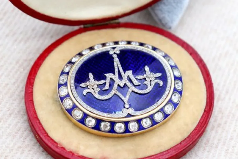 Online Pamono Gold Brooch with Diamond Chips