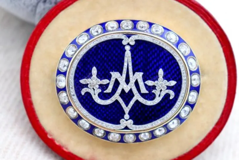 Online Pamono Gold Brooch with Diamond Chips
