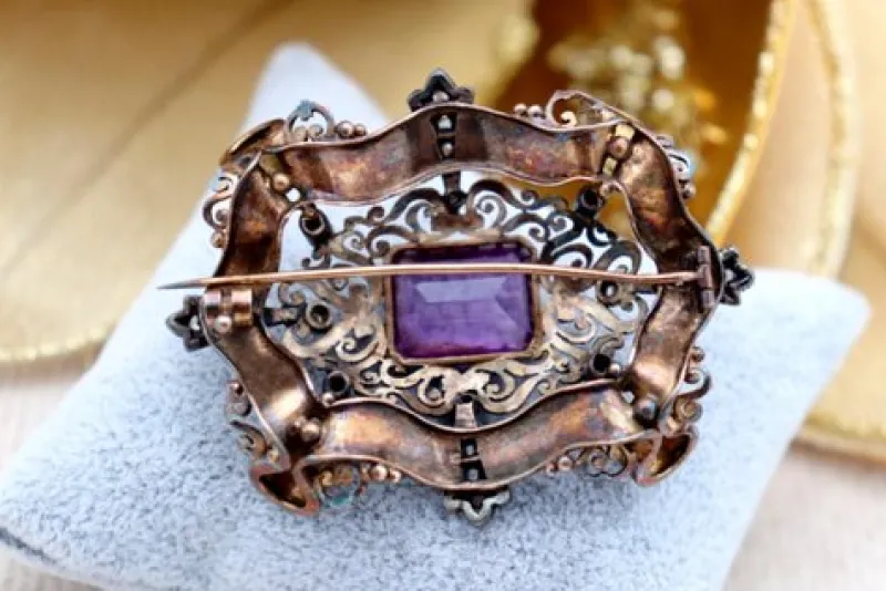 Pamono Gold Brooch with Diamond Reliefs and Chips