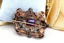 Pamono Gold Brooch with Diamond Reliefs and Chips