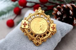 Hot Pamono Gold Brooch with Swivel Center