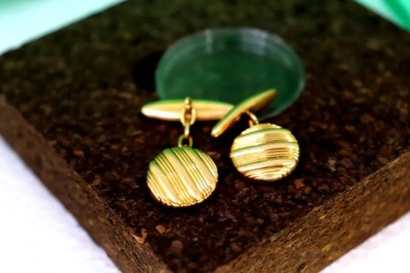 Pamono Gold Cufflinks in Button Shape with Strips, Set of 2