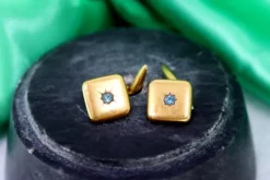 Pamono Gold Cufflinks in Square and Concave Shapes with Blue Zirconia, Set of 2> Cufflinks