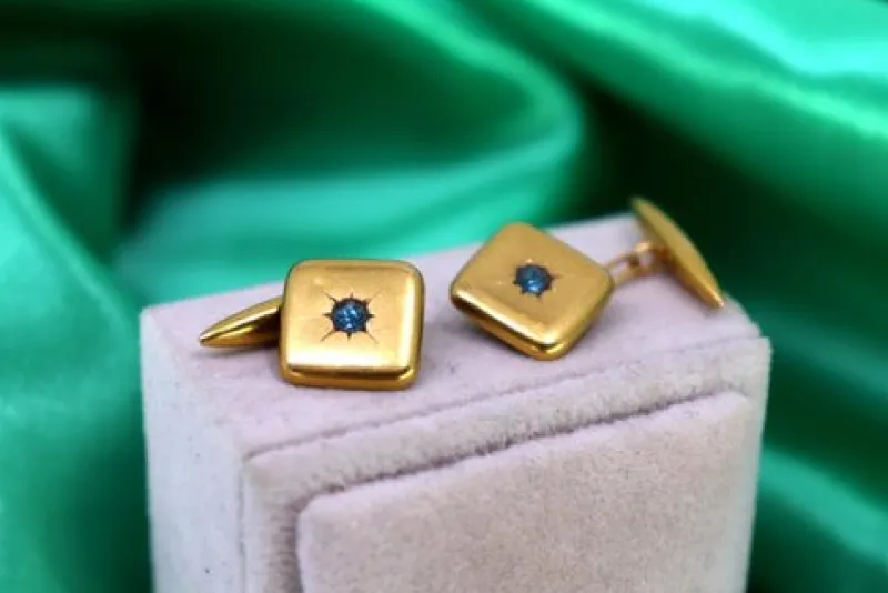 Pamono Gold Cufflinks in Square and Concave Shapes with Blue Zirconia, Set of 2> Cufflinks