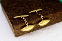 Pamono Gold Cufflinks in the Shape of Closed Leaf, Set of 2><noscript><img width=