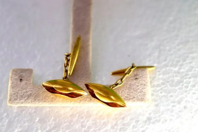 Pamono Gold Cufflinks in the Shape of Closed Leaf, Set of 2> Cufflinks