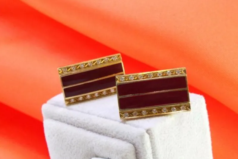 Pamono Gold Cufflinks with Reliefs and Brilliant-Cut Diamonds, Set of 2> Cufflinks