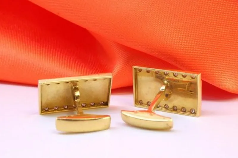 Pamono Gold Cufflinks with Reliefs and Brilliant-Cut Diamonds, Set of 2> Cufflinks