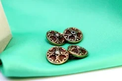 Pamono Gold Cufflinks with Shell Reliefs and Diamond Chips in the Center, Set of 2> Cufflinks