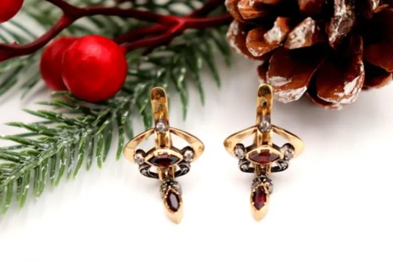Pamono Gold Earrings with Diamond Chips and Garnets Inlaid, Set of 2> Earrings