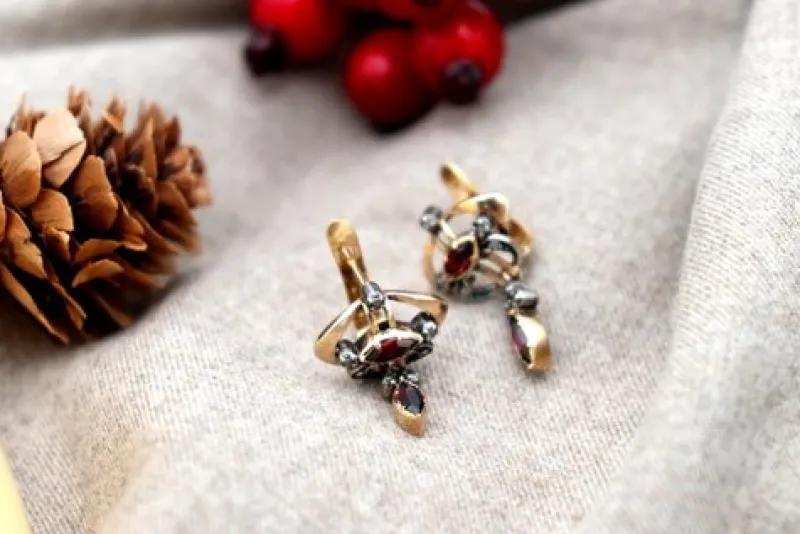 Pamono Gold Earrings with Diamond Chips and Garnets Inlaid, Set of 2> Earrings