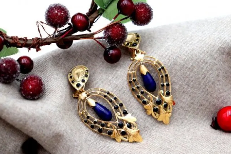 Discount Pamono Gold Earrings with Reliefs and Lapis Lazuli Pendants, Set of 2