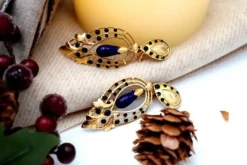 Discount Pamono Gold Earrings with Reliefs and Lapis Lazuli Pendants, Set of 2