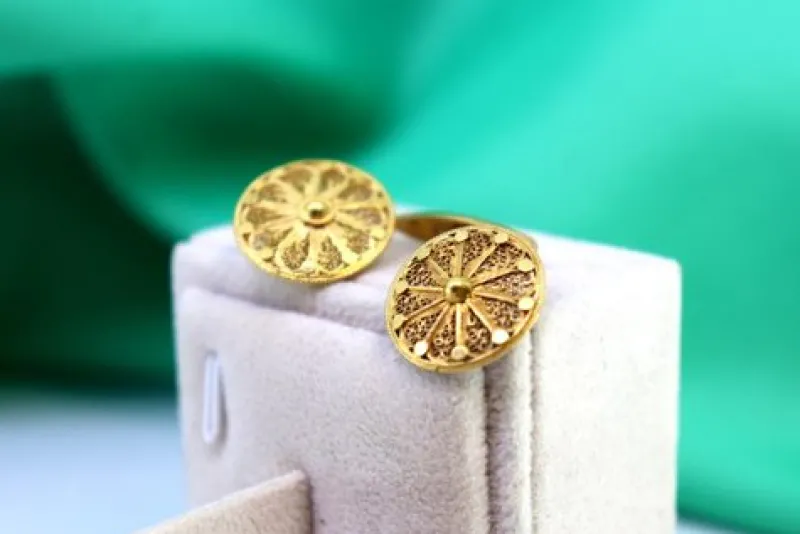 Pamono Gold Filigree Cufflinks with Reliefs and Circular Shape, Set of 2> Cufflinks