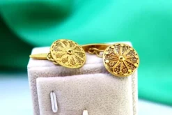 Pamono Gold Filigree Cufflinks with Reliefs and Circular Shape, Set of 2><noscript><img width=