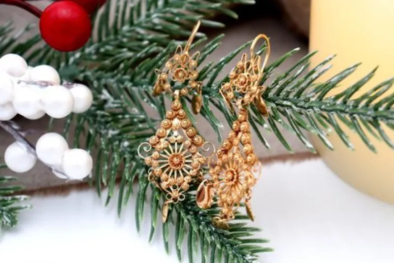 Pamono Gold Filigree Earrings with Cutouts and Hinged Pendants, Set of 2> Earrings