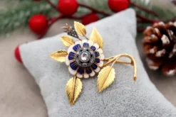Outlet Pamono Gold Flower Shaped Brooch