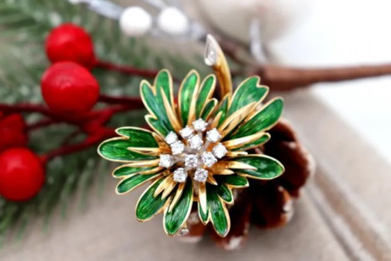 Sale Pamono Gold Flower Shaped Brooch