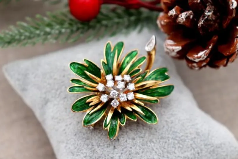 Sale Pamono Gold Flower Shaped Brooch