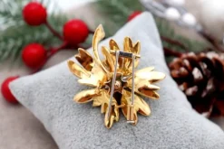 Sale Pamono Gold Flower Shaped Brooch