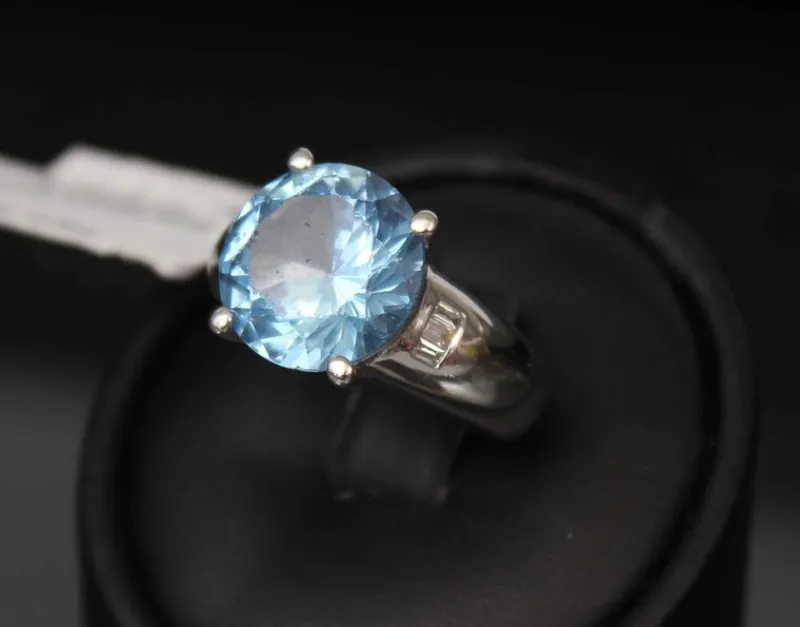 Pamono Gold Ring with Diamonds and Synthetic Spinel, 2000s> Rings