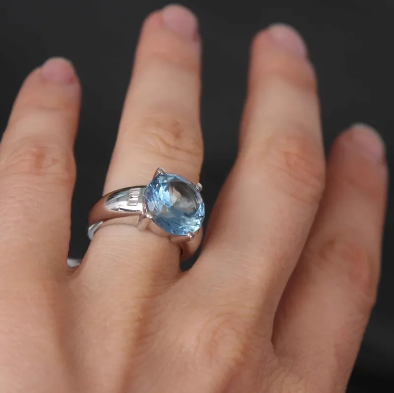 Pamono Gold Ring with Diamonds and Synthetic Spinel, 2000s> Rings