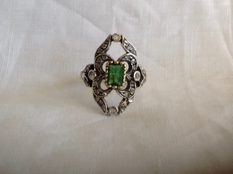 Pamono Gold Ring with Emerald, 1890s> Rings