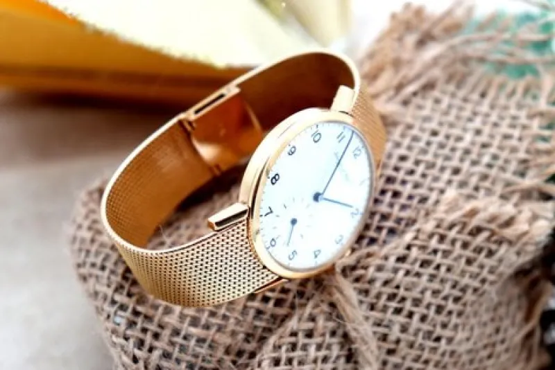 Pamono Gold Wristwatch from IWC> Watches