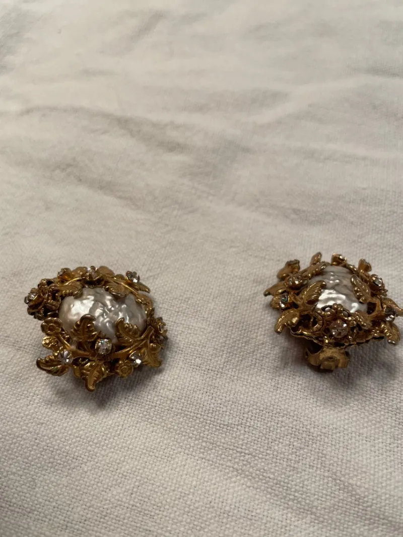 Pamono Gold-Plated Earrings by Miriam Haskell, 1960s, Set of 2> Earrings