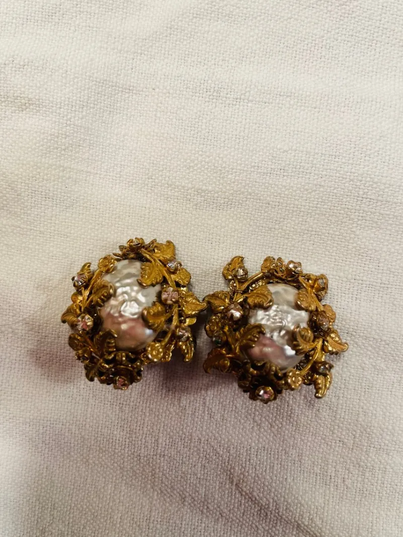 Pamono Gold-Plated Earrings by Miriam Haskell, 1960s, Set of 2> Earrings
